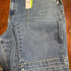 BNWT size 22S Lane Bryant curvy fit high rise jeans; make an offer!